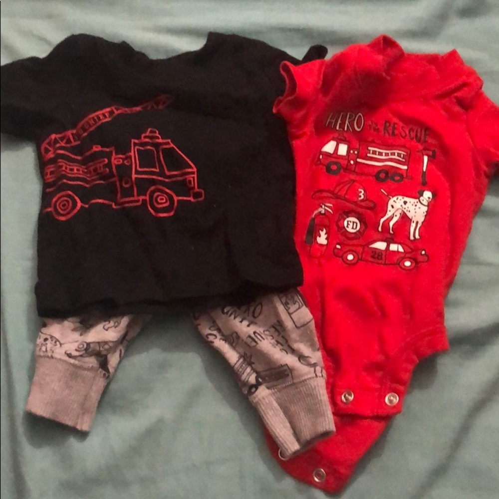 2 Carters new born 3 pieces set
